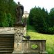 <p>Homol, detail sochy svatého na pravo schodiště</p>